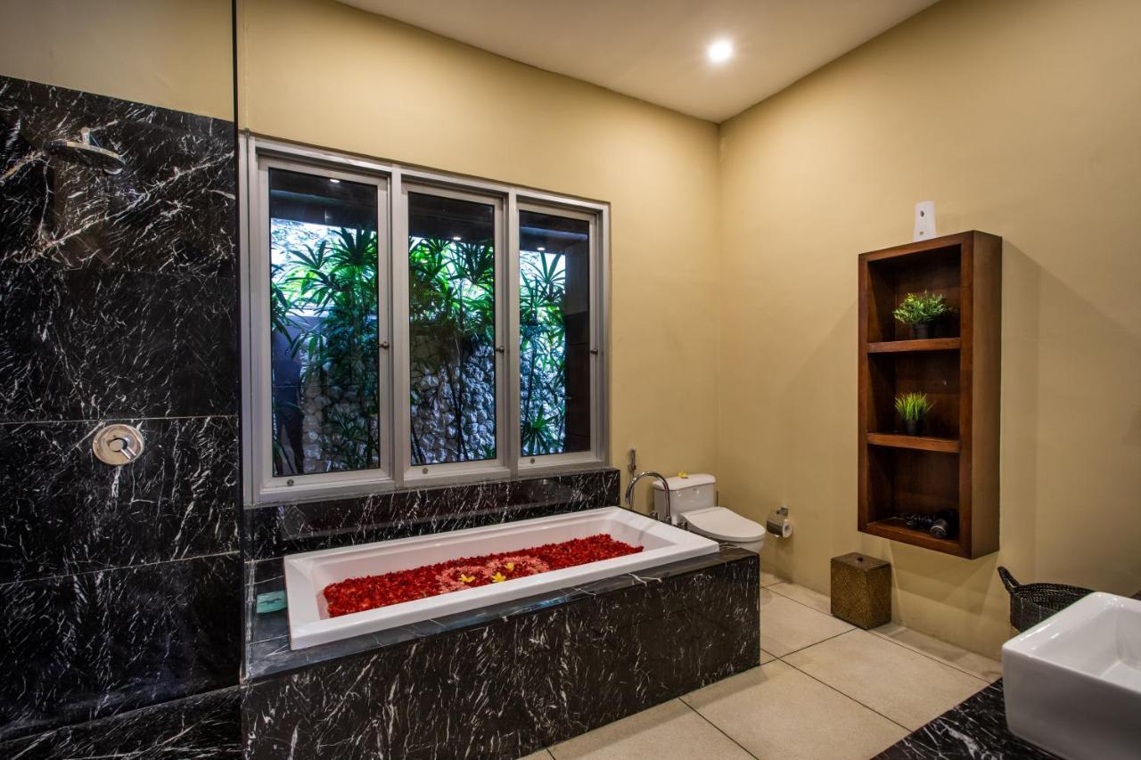 Asrina Villa'S Seminyak Exteriör bild