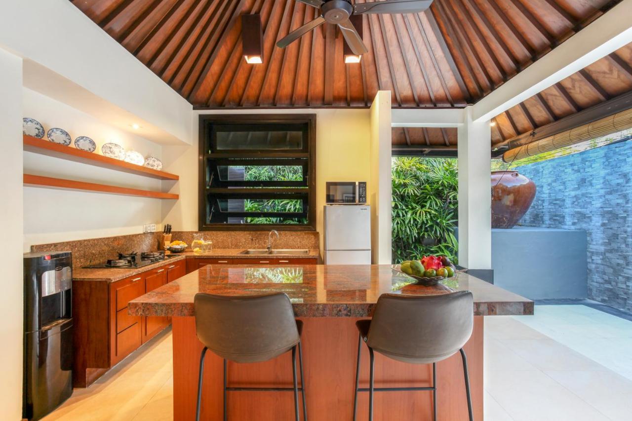 Asrina Villa'S Seminyak Exteriör bild
