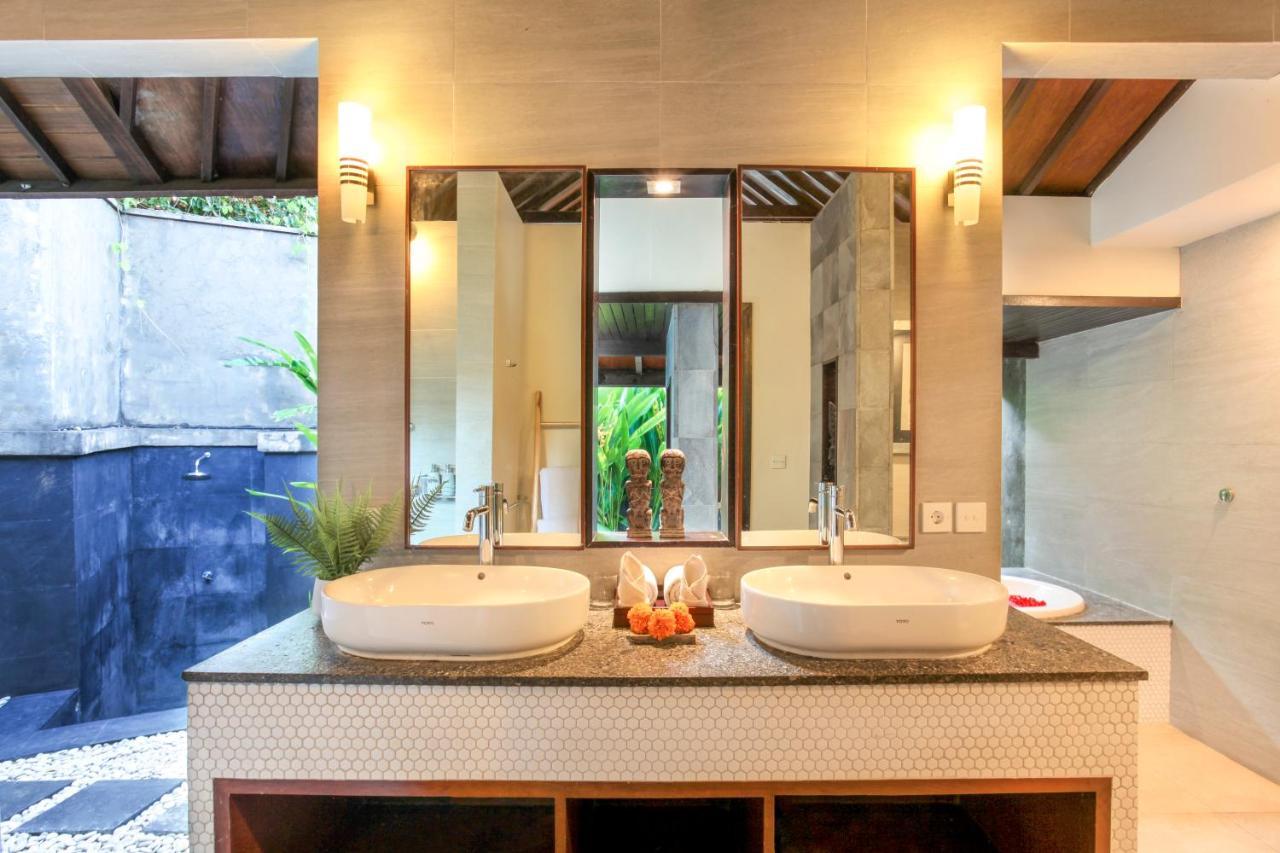 Asrina Villa'S Seminyak Exteriör bild